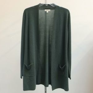 Orvis “Signature” merino cardigan forest green